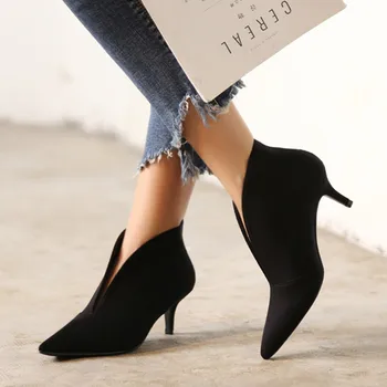 2020 nove jesensko zimske ženske čizme ukusan čizme na visoku petu s oštrim vrhom crne ženske cipele na petu male veličine kratke čizme